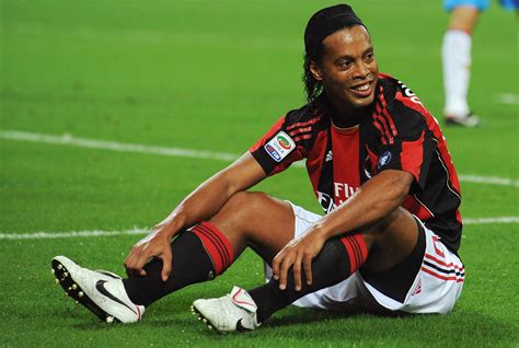 Tout sur ronaldinho, todo sobre ronaldinho gaucho ! 10 Reasons Why AC Milan Will Not Miss Ronaldinho ...