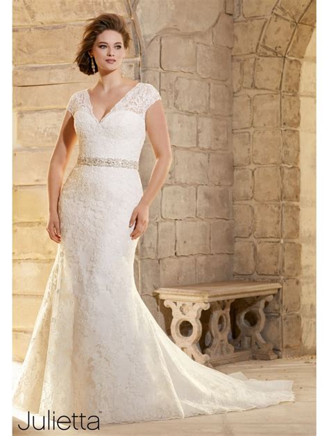 Lace wedding dresses are (and always will be!) one of the most popular designs brides look for when wedding dress shopping. Mori Lee 3183 Size 24 Ivory Lace Wedding Dress Plus Size
