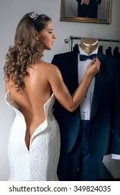 Half Naked Bride Wedding Dress Looks 스톡 사진 349824035 Shutterstock