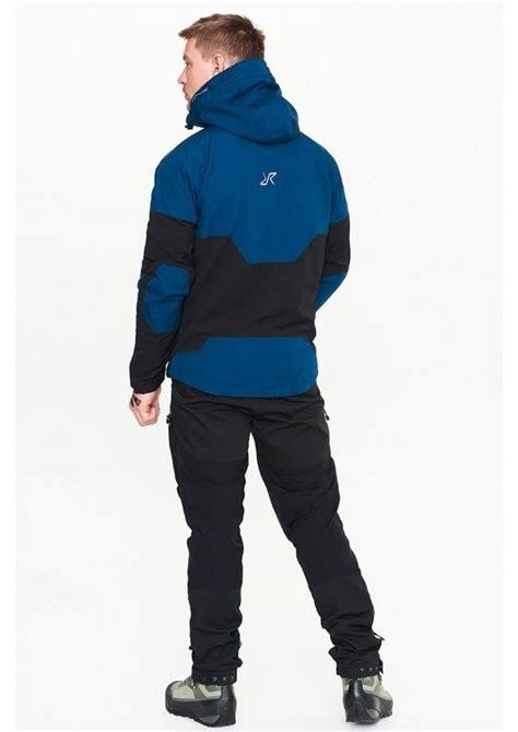 We are hikers who solved a problem in an.giveawaywe're giving away a free outfit from revolutionrace to one lucky winner! GPx Pro Jacket, Men's Diesel Blue (Görüntüler ile)