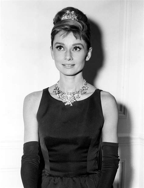 Audrey Hepburn Breakfast At Tiffanys 1961 Starring