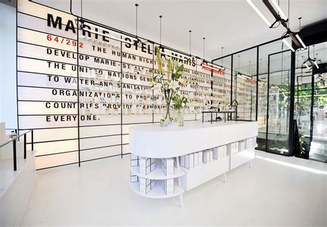 Marie Stella Maris In Amsterdam Yellowtrace Visual Merchandising