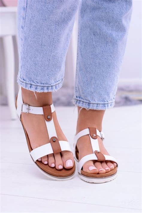 White Comfortable Women Sandals Flat Dubi Cheap And Fashionable Shoes