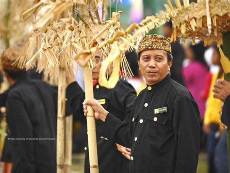 Kaum melanau terbahagi mengikut bahagian di kawasan sarawak 5 Etnik Yang Telah Dan Hampir Pupus Di Sarawak