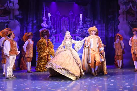 review cinderella pantomime 2016 at wyvern theatre total swindon