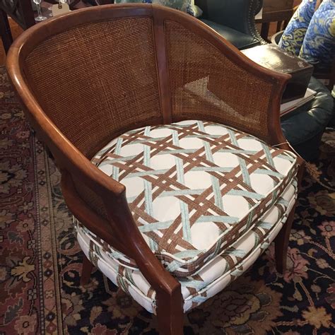 66 отметок «нравится», 0 комментариев — vintage concept (@vintageconceptdesign) в instagram: Barrel Back Chair | Barrel chair, Chair, Blue chairs ...