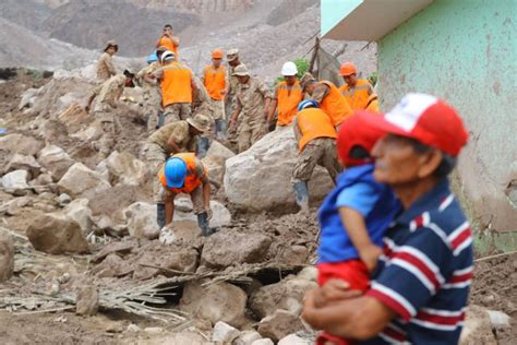 Arequipa Autoridades Brindan Apoyo Y Ayuda Humanitaria A Damnificados