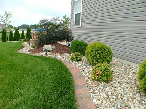 Side House Landscaping Ideas With Rocks 13 Landscaping With Rocks
