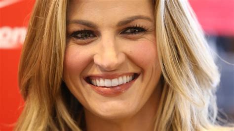 Female Sports Reporter Erin Andrews Labelled ‘gutless Bh After
