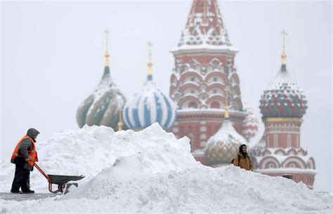 Record Breaking Snowstorm Blankets Moscow Photos Abc News