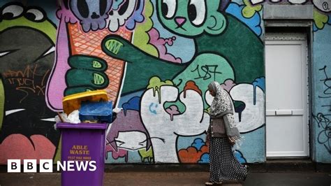 Police Encourage Muslim Women To Report Hate Crime Bbc News