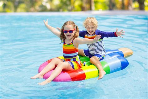 Deux enfants de 3 et 6 ans se noient dans une piscine privée | PARENTS.fr