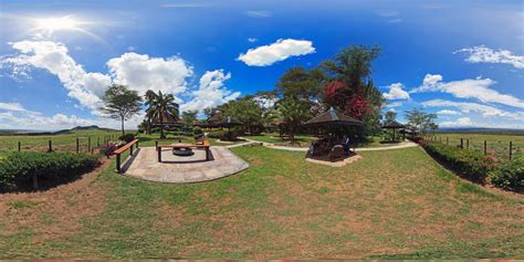 Adı, kentin içinden akan nairobi nehri'ne atıfta bulunan ve soğuk su anlamına gelen maasai ifadesi enkare nairobiden geliyor. Kenia Nairobi Panoramablick - Panoramen Reise Fotografie