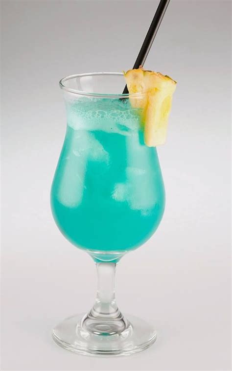 Tropical Dream 2 1 Oz Malibu 1 Oz Blue Curacao 2 Oz Pineapple Juice