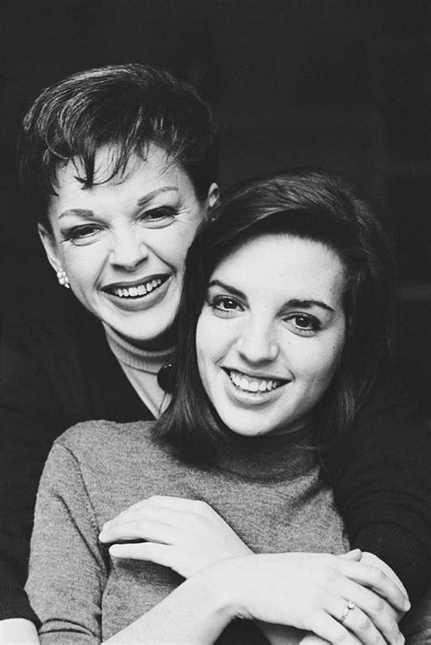 Judy Garland And Daughter Liza Minnelli Celebrities Judy Garland