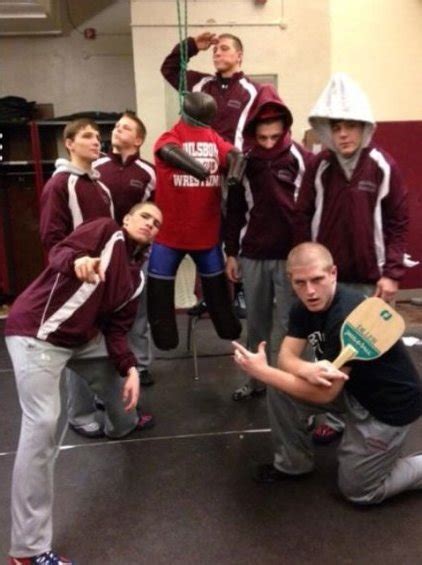 High School Wrestlers In New Jersey Apologize For Photo Seen As Racist