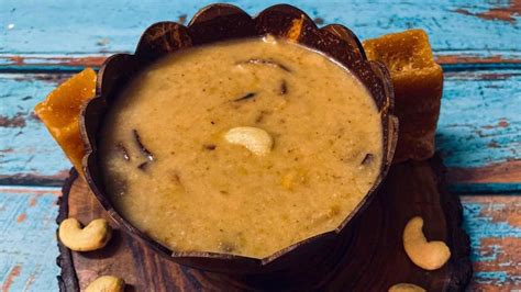 From Banana Bonda To Prawns Kuzhambu 5 Must Try Traditional Dishes Of