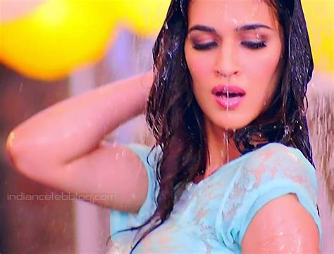 Kriti Sanon Sexy Midriff Navel Show Heropanti Hindi Pics Hd Caps
