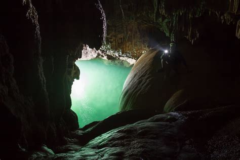 Underwater Cave Exploring On Miyako Jima Okinawa Ippei Na Flickr