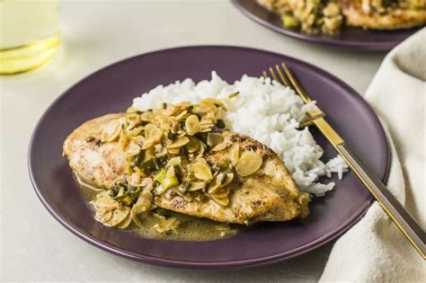 Make your roast chicken super special with homemade chicken gravy. Easy, Aromatic, and Delicious Skillet Chicken With Almonds | Recipe in 2020 | Grilled chicken ...