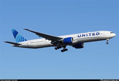 N2250u United Airlines Boeing 777 300er Photo By Jan Seler Id 1062586