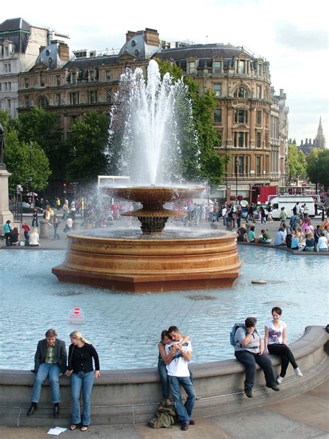 The Fountains In Trafalgar Square London E2bn Gallery