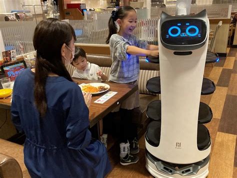 ญี่ปุ่นผุดไอเดีย ใช้หุ่นยนต์แมวเสิร์ฟอาหารแทนพนักงานขาดแคลน Bossup