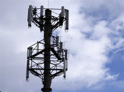 Mysterious Fake Mobile Phone Towers Are Intercepting Calls All Over The
