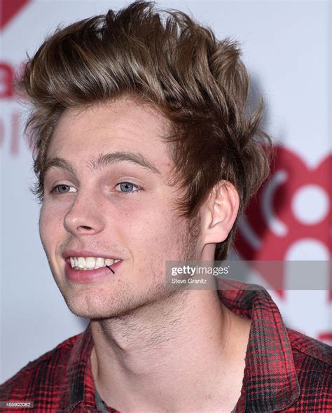 Luke Hemmings Poses In The 2014 Iheartradio Music Festival Night 2 News Photo Getty Images