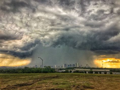 Pic Of The Week Dallas Is Swallowed By A Massive ‘rain Bomb The