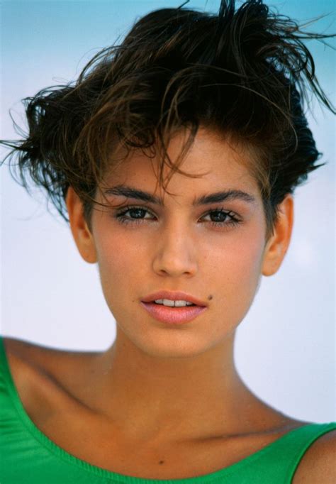 40 Fabulous Photos Show Fashion Styles Of Cindy Crawford In The 1980s