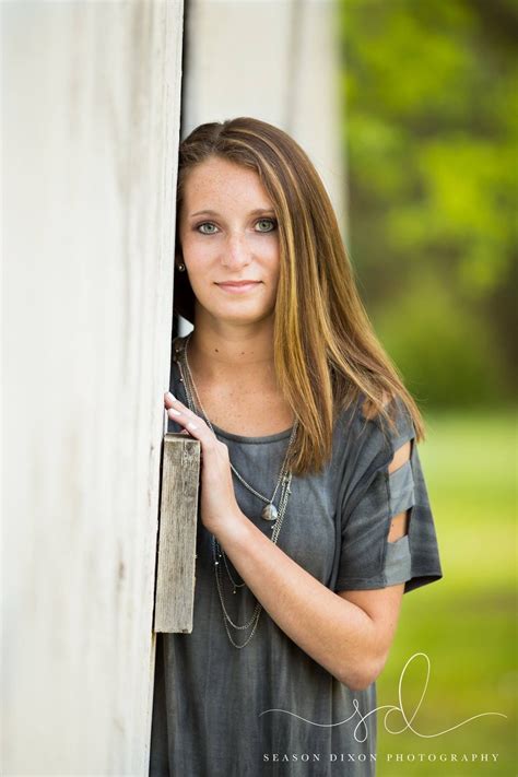 Pin On Girl Senior Pictures