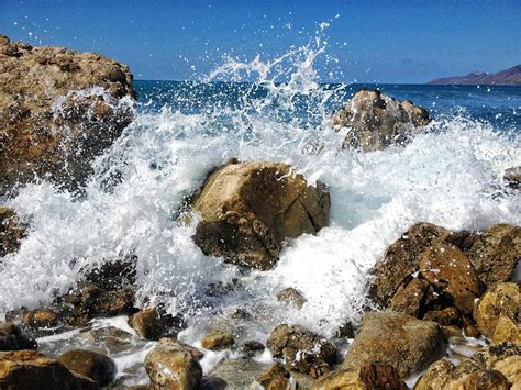 Seascape Photo Of Waves Hitting The Rocks · Free Stock Photo