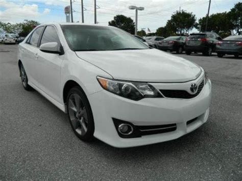 Photo Image Gallery And Touchup Paint Toyota Camry In Super White 040