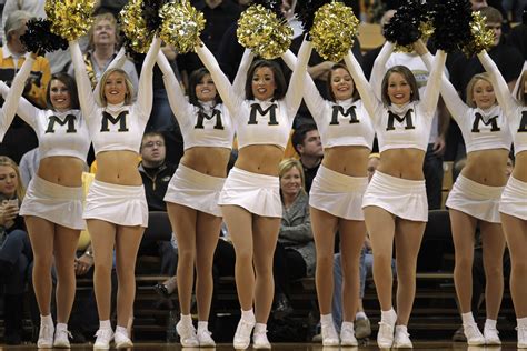 College Basketballs Top 25 Hottest Cheerleaders Bleacher Report
