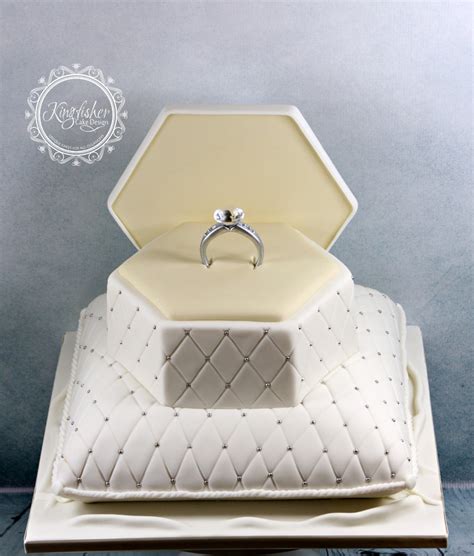 After writing your name on this beautiful happy engagement anniversary cake image and share the generated image with your parents, husband. Engagement / Anniversary Cakes - Kingfisher Cake Design