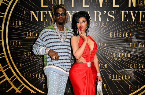 Offset Burns Divorce Papers Live On Video And Compares Cardi B S P Ssy To A Tank In Shocking Video