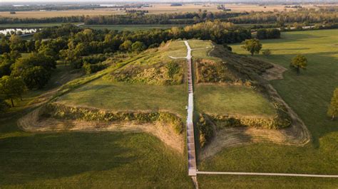 Native Americans Abandoned Cahokias Massive Mounds — But The Story