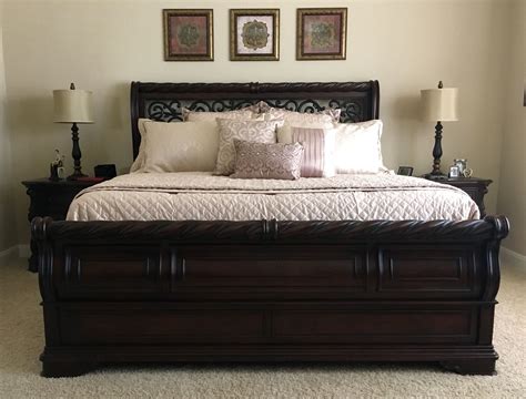 This way, you will be able to buy yourself the. Sleigh bed with art above bed. Bombay "Vivienne" comforter ...