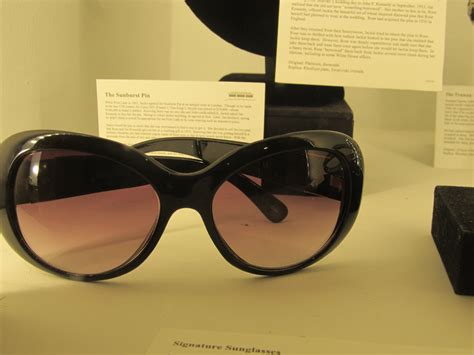 Jackie Kennedy Sunglasses At The Kennedy Center Jackie Onassis Jackie Kennedy Jacqueline