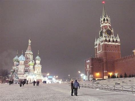 Snow in Moscow wallpapers and images - wallpapers, pictures, photos