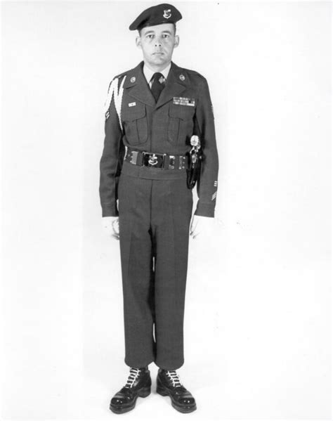 Post Wwii 50s And 60s Us Air Force Uniform Photos Page 12 Uniforms