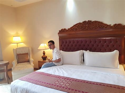 You were redirected here from the unofficial page: PENGALAMAN MENGINAP DI HOTEL ROYALE CHULAN KUALA LUMPUR ...