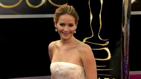 Jennifer Lawrence Falls Before Accepting Oscar Jennifer Lawrence Fall