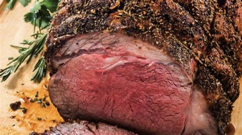Freshly cracked or ground black pepper. Beef Tenderloin Side Dishes Christmas / Beef tenderloin is ...