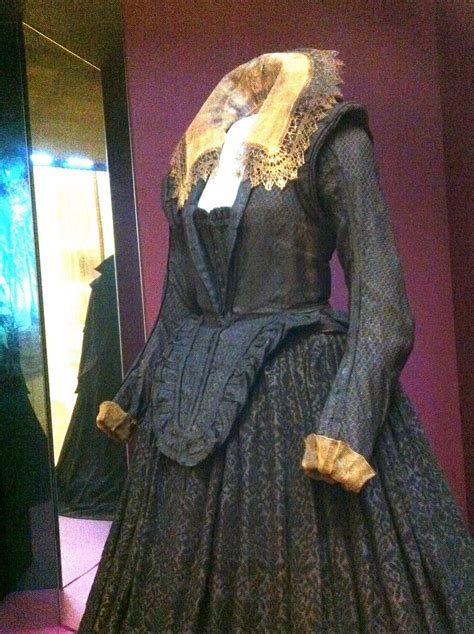17th Century Gowns Excavated From The Coffin Of Margaretha Franciska