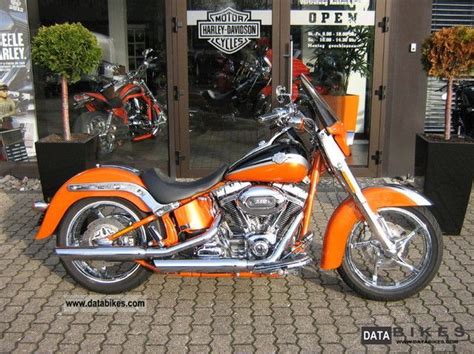 Insofar as having a graphic treatment, the standard keeps firmly to the classics—as we've said there's only black or bright to be seen here, in the form of sheet. 2011 Harley Davidson CVO Softail FLST Convertible Screamin ...