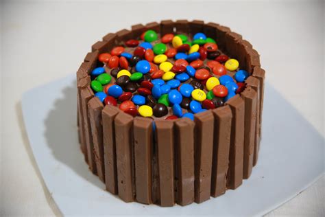 How To Make A Chocolate Kit Kat Cake With Pictures Wikihow
