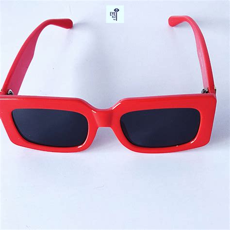 2020 New Arrivals Trending Sunglasses With Chain Cover Eyemart Nepal