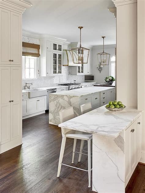 A Gorgeous Addition To This Kitchen Is The Marble Kitchen Peninsula